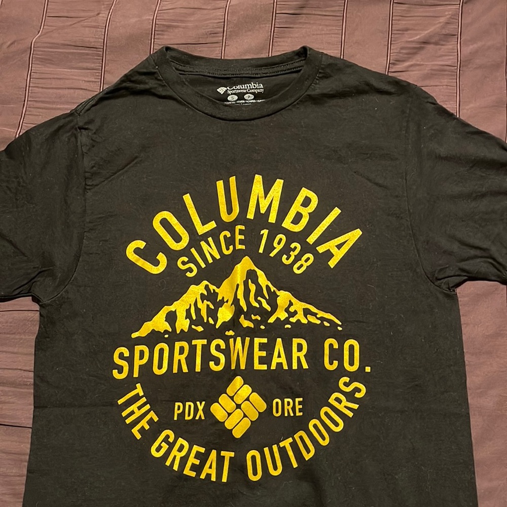 Columbia Black Small Mens T-Shirt Like New